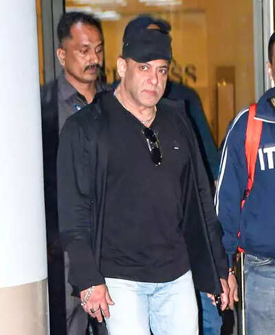 Salman Khan stuns in a clean-shaven look, Airport look sparks buzz, 'Galwan' BTS pics raise excitement