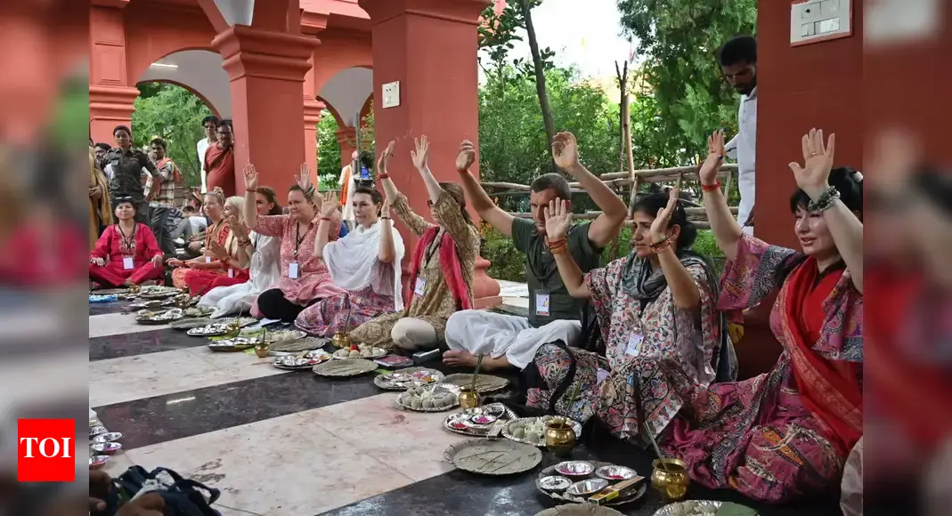 Visitors from Russia, Ukraine & Spain perform pind daan rituals