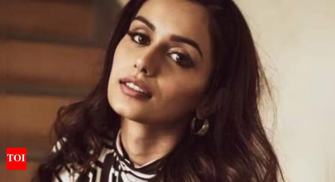 Manushi Chhillar opts out of 'Awarapan 2' with Emraan Hashmi, chooses Dinesh Vijan's new project - Report