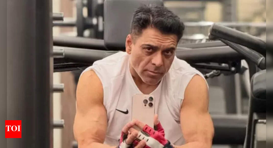 Ram Kapoor reacts to a ‘joke’ video on his name; wittily remarks ‘You’re going to get a Chamaat, hilarious though’