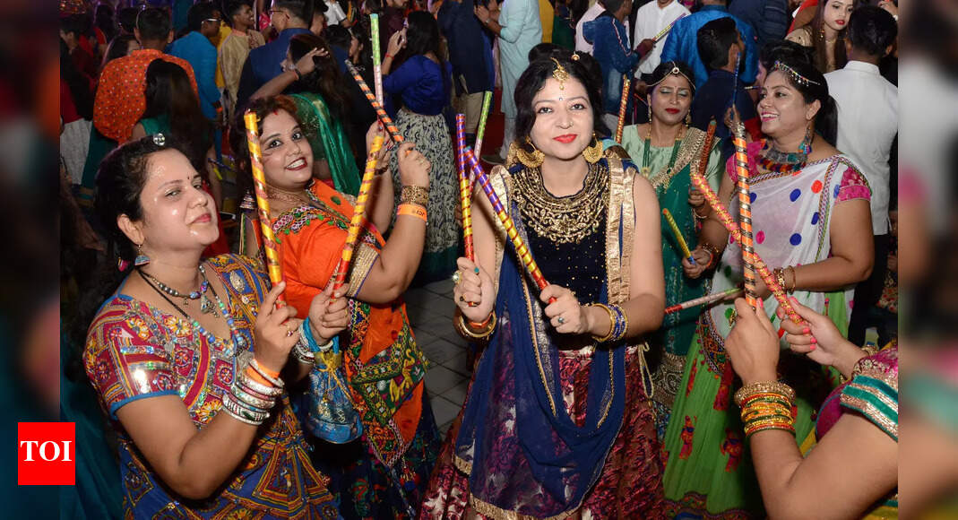Dance studios offer crash courses as dandiya craze picks up in Ranchi