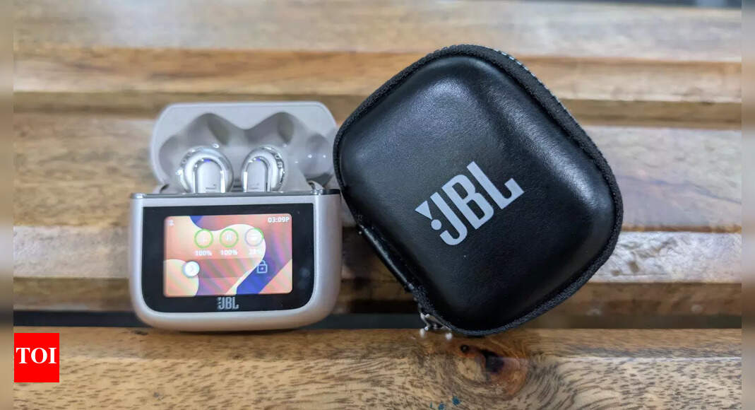 JBL Tour Pro 3 Review: Smart case, smarter audio