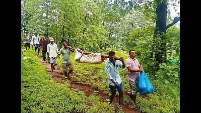 No roads, Villagers carry body for 2km in palghar
