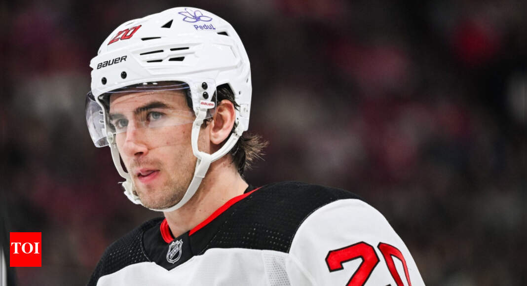 The Carolina Hurricanes expect to sign former Devils forward Michael McLeod this NHL season