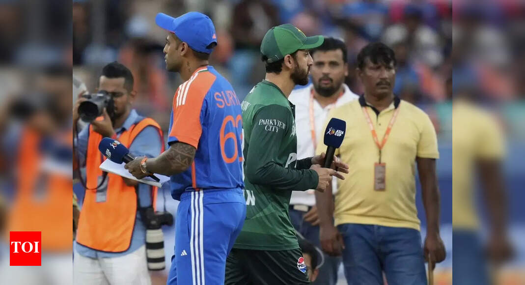 Handshake row: Amir's post on Kohli stirs drama before IND vs PAK rematch