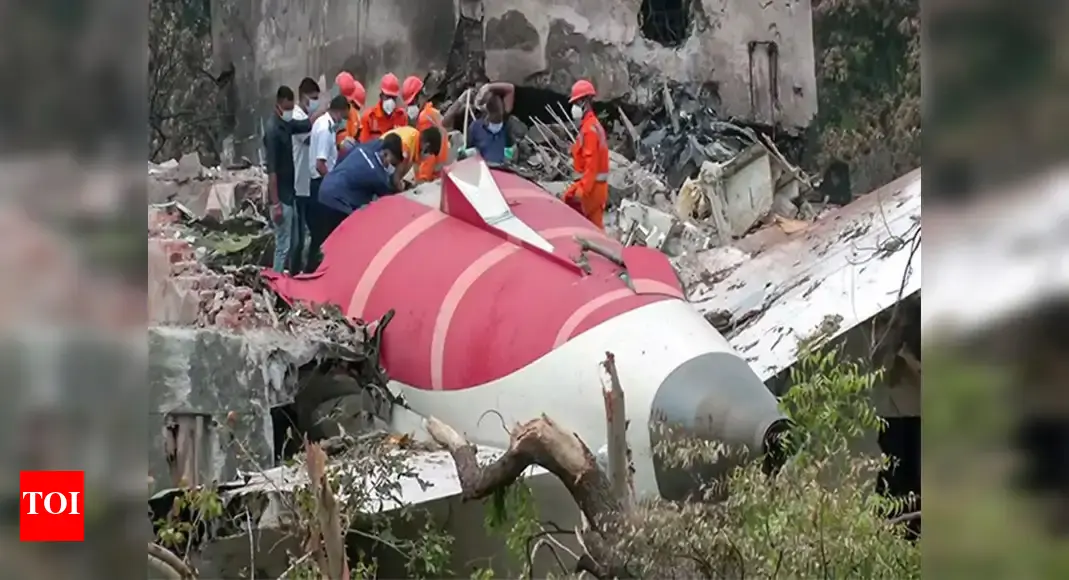 <div>Dead pilot's father seeks formal probe</div>