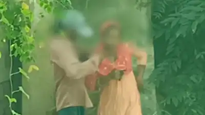  Man attacks estranged wife with knife, slits her throat in public after argument