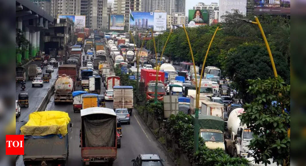 Curb on trucks leads to severe traffic in parts of G'bunder Rd