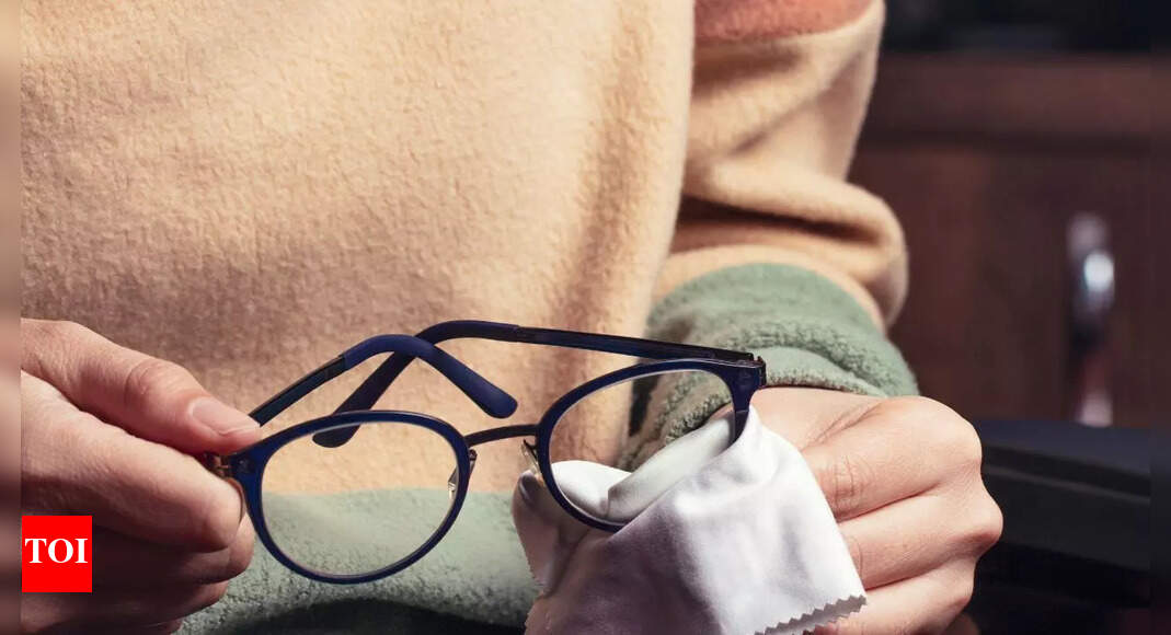How to keep your glasses clean and scratch-free: Tips and maintenance ...