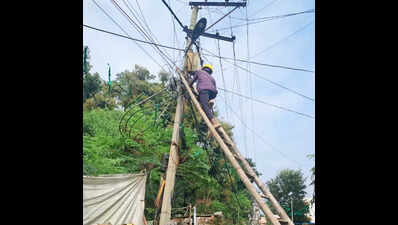 Ranchi Municipal Corporation races against time to repair faulty street lights ahead of Durga Puja