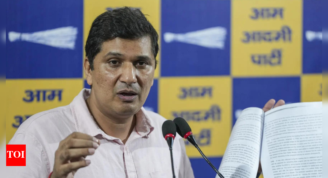 <div>AAP alleges BJP, EC 'conspiracy' behind vote deletion in Delhi polls; BJP slams it for SIR 'phobia'</div>