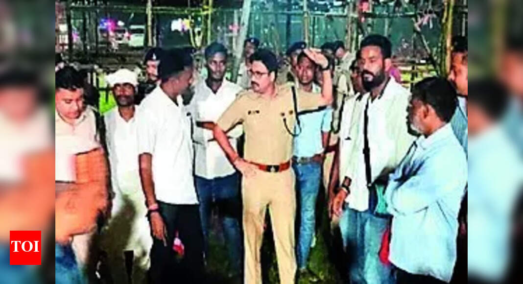 Widen entry, exit gates for crowd control, Bokaro SP tells Durga Puja organizers