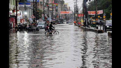 Heavy rain leaves Patna waterlogged