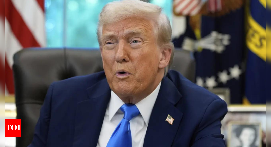 Trump suggests revoking licences of networks airing negative coverage