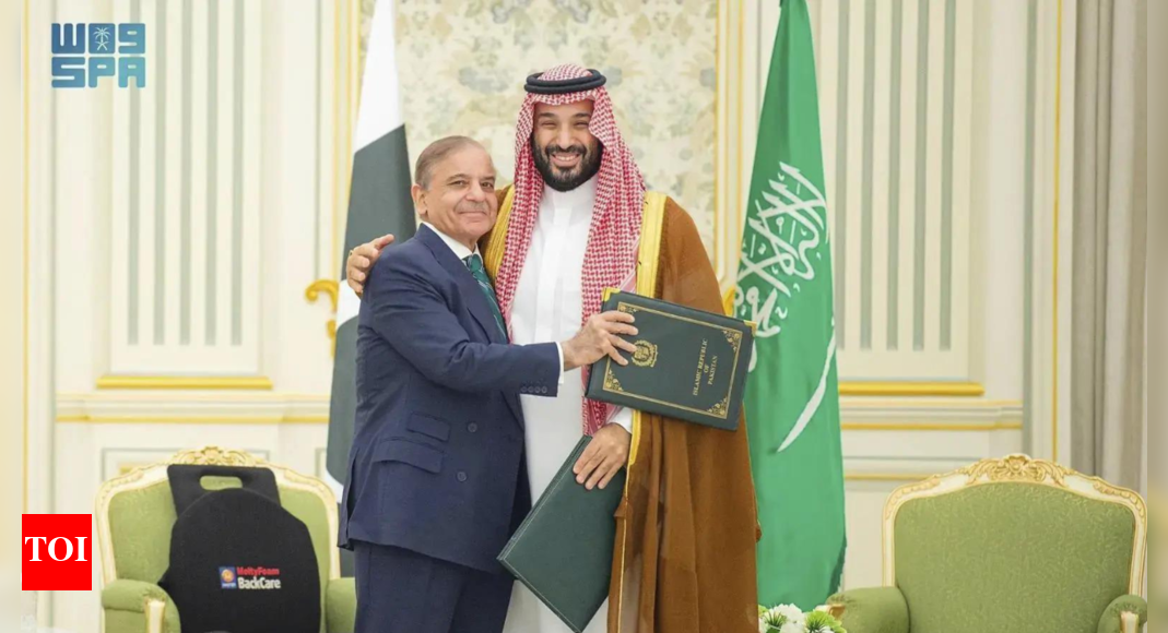Pakistan says pact open to other Arab nations, Saudi under its N-umbrella