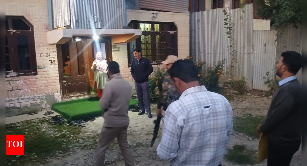 Terror case: J&K CIK raids across Valley; Srinagar, Pulwama, Anantnag among districts targeted