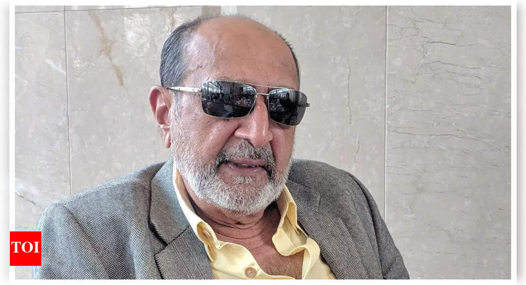 Tinnu Anand opens up about paparazzi culture