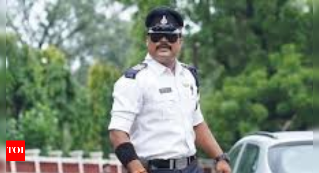 Indore's 'dancing cop' Ranjit Singh admitted to a private hospital with chest pain