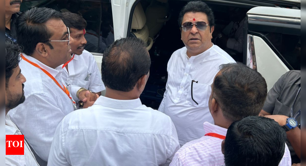 Raj Thackeray visits Ambernath, Kalyan; urges MNS cadre to gear up for civic polls