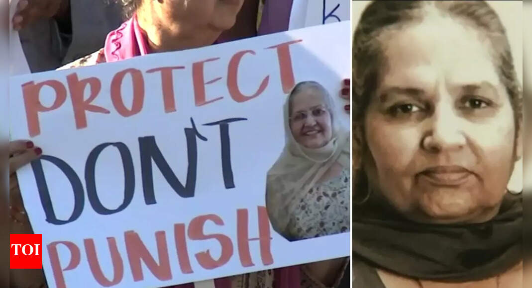 <div>'Bring Grandma Home': Hundreds rally in California against Harjit Kaur's arrest; family demands her release</div>