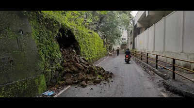 Citizens Forum seek urgent repair of wall near Belapur station