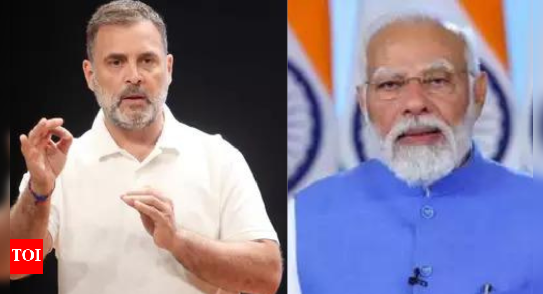 <div>After US visa order, Rahul Gandhi calls Modi 'weak PM'</div> <div>After US visa order, Rahul Gandhi calls Modi 'weak PM'</div>