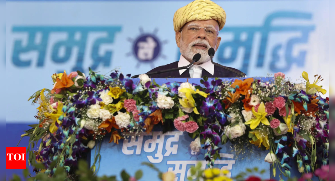 <div>Chip to ship, all must be made in India, it's a necessity now: PM Modi in Bhavnagar</div> <div>Chip to ship, all must be made in India, it's a necessity now: PM Modi in Bhavnagar</div>