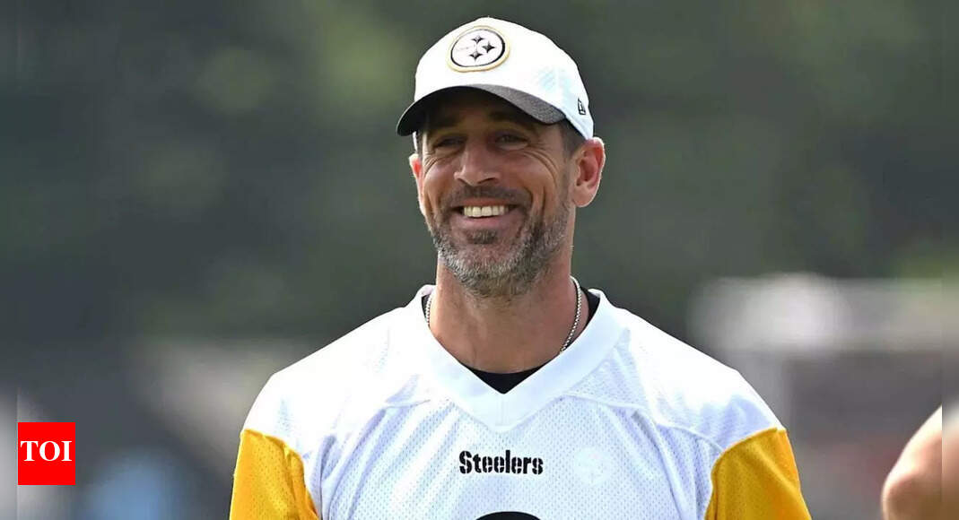 Will Aaron Rodgers play against the New England Patriots today? Latest injury update on the Pittsburgh Steelers’ quarterback