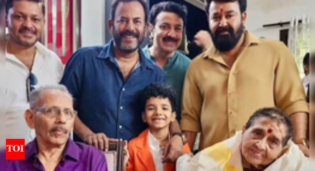 Mohanlal honored with Dadasaheb Phalke Award, seeks blessings of his mother as he visit her in Kochi - Report