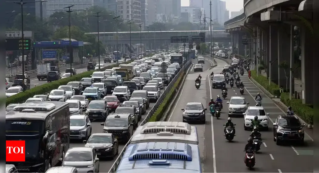 Bengaluru traffic is a daily ‘hidden tax’? Commuters share a shocking theory
