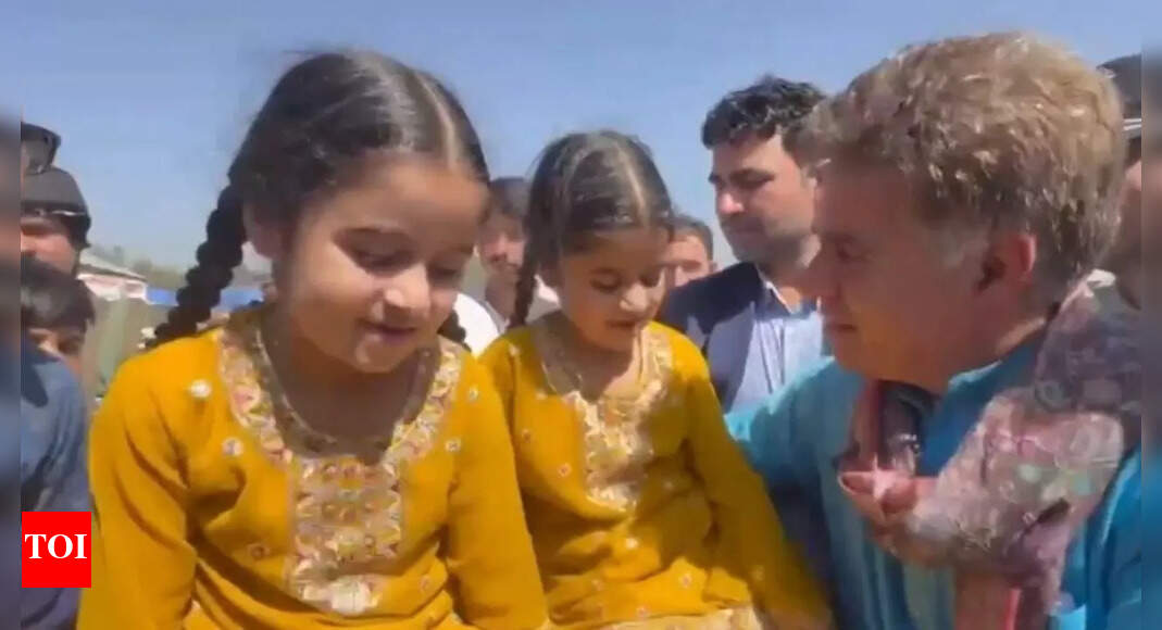 <div>'Our Kashmir is beautiful': 8-year-old twin girls invite PM Modi to visit valley; seek help for flood-affected farmers</div> <div>'Our Kashmir is beautiful': 8-year-old twin girls invite PM Modi to visit valley; seek help for flood-affected farmers</div>