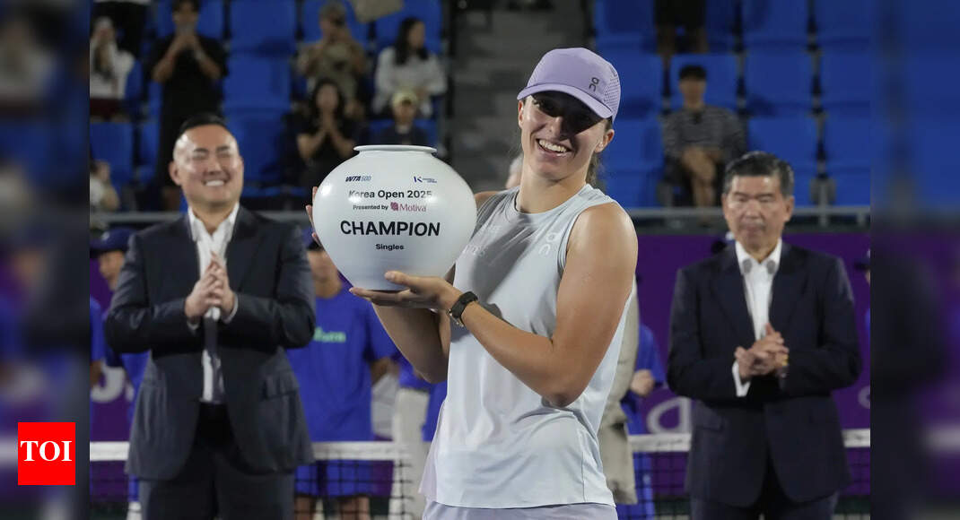 Iga Swiatek recovers from slow start to win Korea Open title
