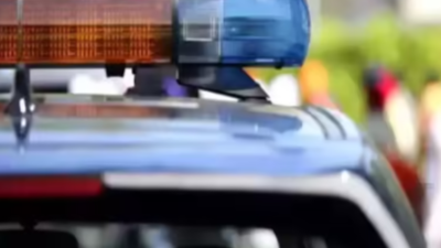  Cabbie assaults man outside hospital over cancelled ride, forces victim to touch feet