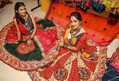 Why Renting Outfits for Navratri is Becoming the New Trend in Pune: A Shift from Tradition?