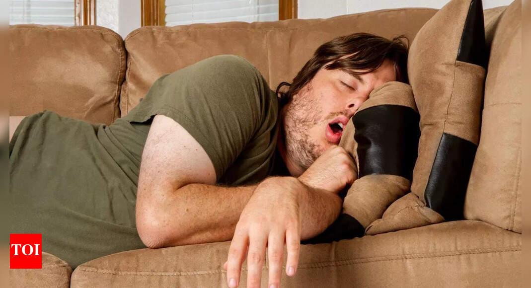 Why do naps make you wake up feeling sick: Causes, effects, and solutions