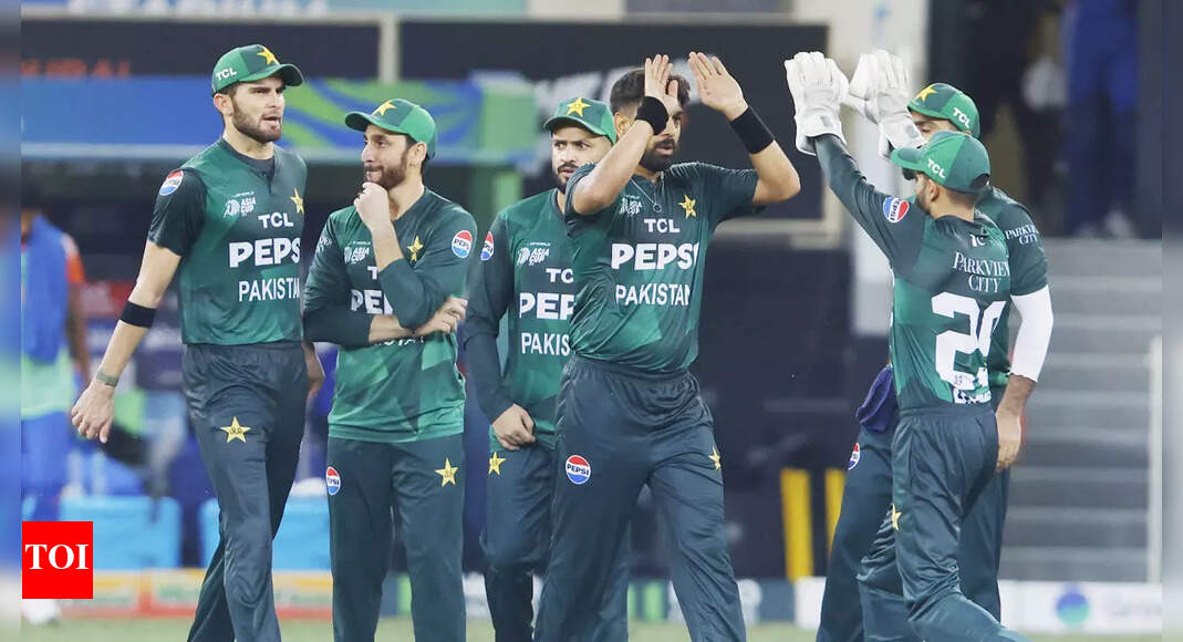 Why are Pakistan players avoiding Indian media?