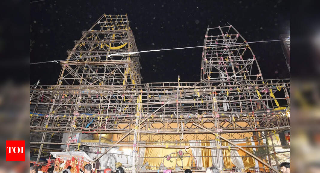 Durga Puja: Baidyanath Dham replica rises in eco-friendly attire at Patna's Churi Market