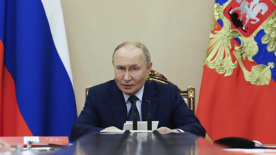  Putin says Russia will adhere to nuclear arms treaty for ‘one more year’; calls on US to follow suit