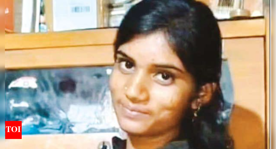 Girl ends life by hanging during video call with boyfriend near Vridhachalam in TN