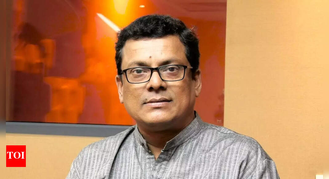 Did you know Santhosh Varma is the lyricist behind the iconic Bigg Boss Malayalam theme song?