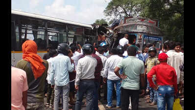 Two killed, 30 hurt as bus hits truck on NH-23 in Ramgarh