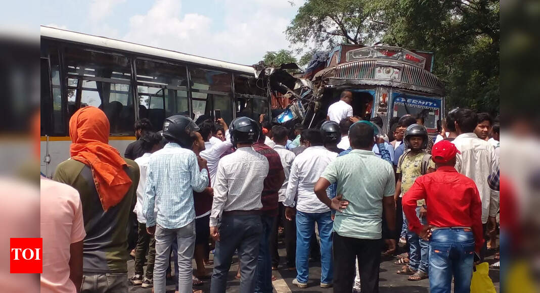 Two killed, 30 hurt as bus hits truck on NH-23 in Ramgarh