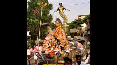 From temples to households, Navratri begins with rituals & vibrant festivities