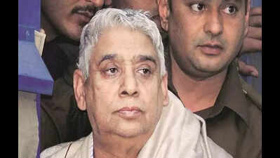 Hisar court reserves order on Rampal bail plea, verdict on Sept 25 ...