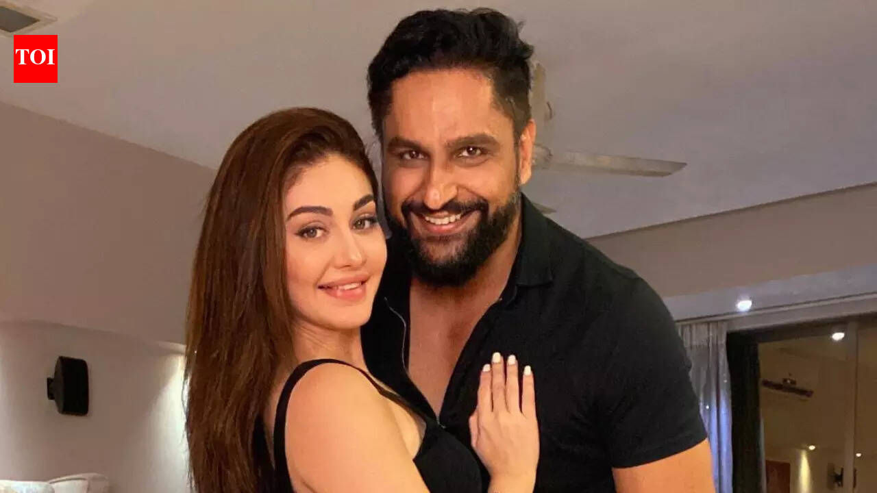 Parag Tyagi: From meeting for the first time to proposal; Parag Tyagi ...