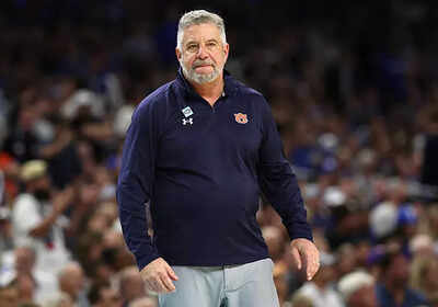 Bruce Pearl steps down after 11 seasons at Auburn Tigers, son Steven set to take over the reins