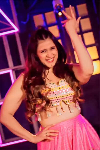 Mannara Chopra shares a Navratri special dance video