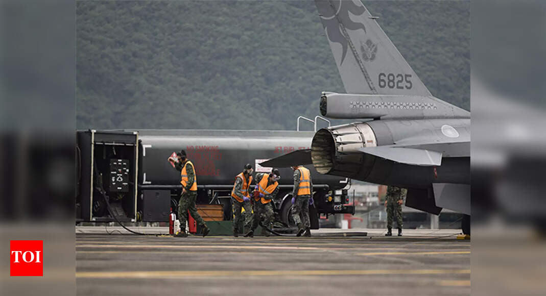 Taiwan reports 15 Chinese aircraft, 1 warship near island; majority cross median line Taiwan reports 15 Chinese aircraft, 1 warship near island; majority cross median line