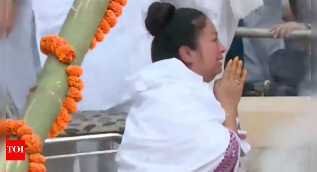 Watch: Zubeen Garg's wife Garima Saikia breaks down during his last rites; singer cremated with full state honours