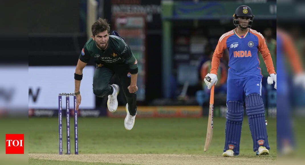 'Afridi treated like a net-ball spinner': Gavaskar hails India's new match-winner